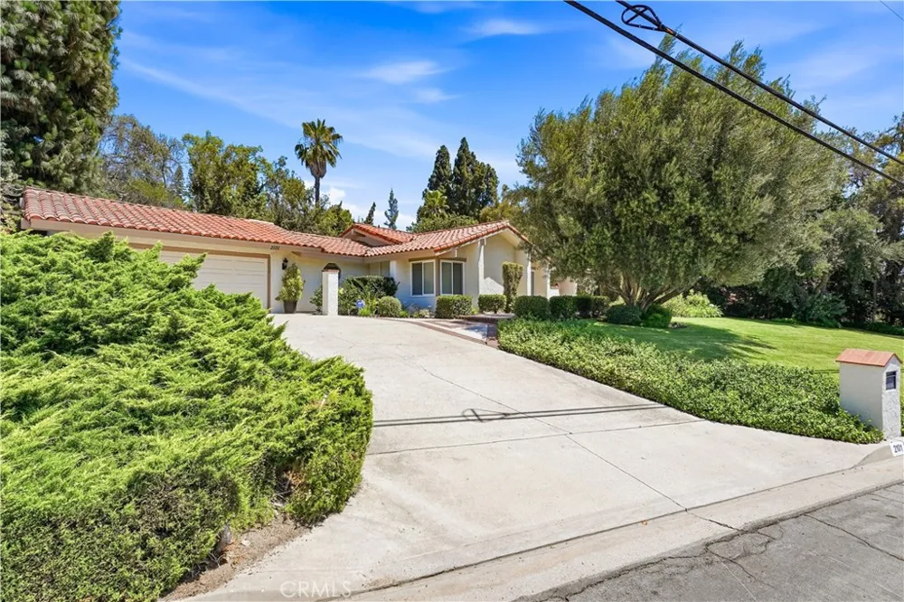 2101 Pioneer Avenue Fullerton, CA 92831