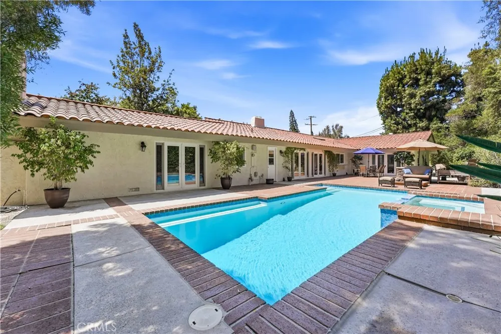 2101 Pioneer Avenue Fullerton, CA 92831