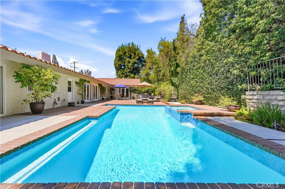 2101 Pioneer Avenue Fullerton, CA 92831