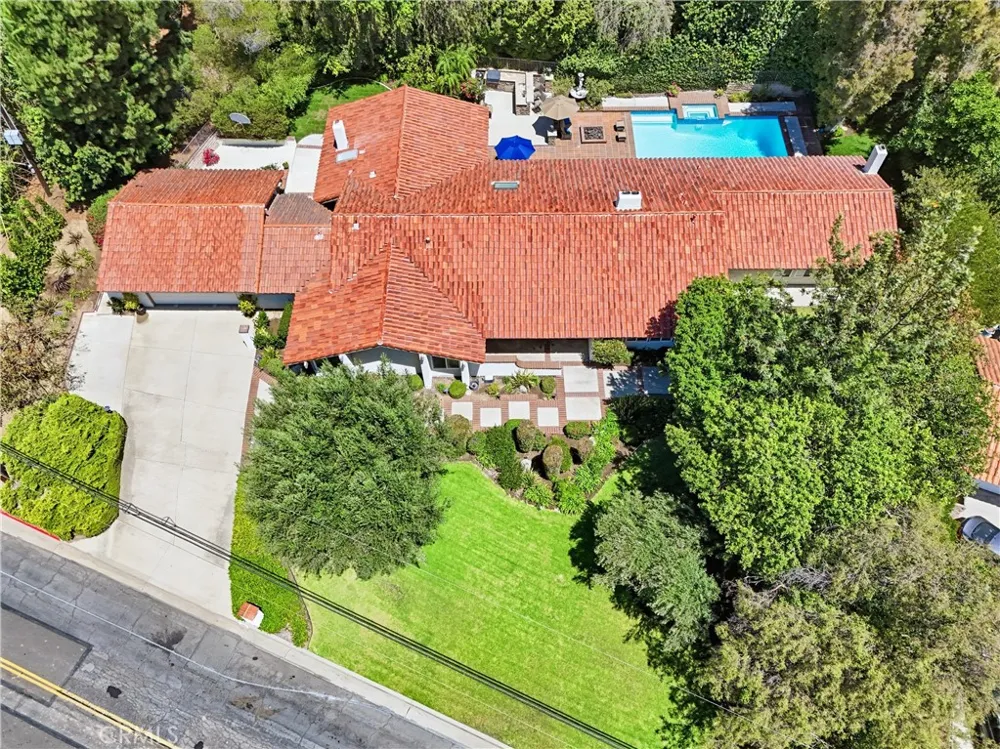 2101 Pioneer Avenue Fullerton, CA 92831