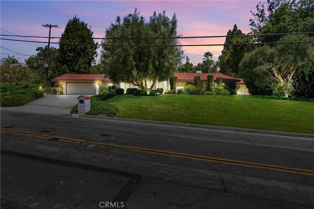 2101 Pioneer Avenue Fullerton, CA 92831