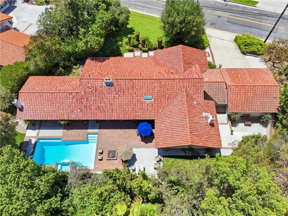 2101 Pioneer Avenue Fullerton, CA 92831