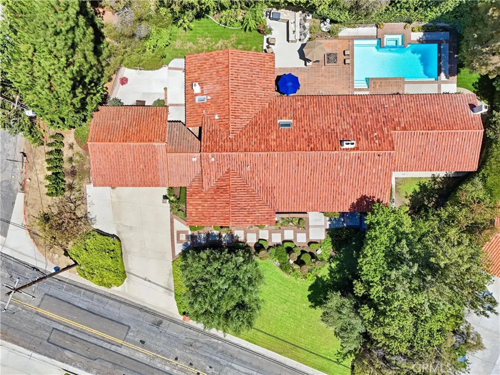 2101 Pioneer Avenue Fullerton, CA 92831