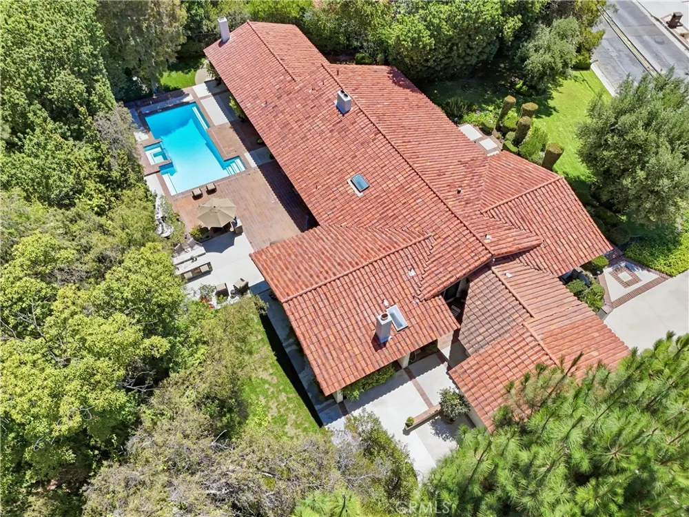 2101 Pioneer Avenue Fullerton, CA 92831