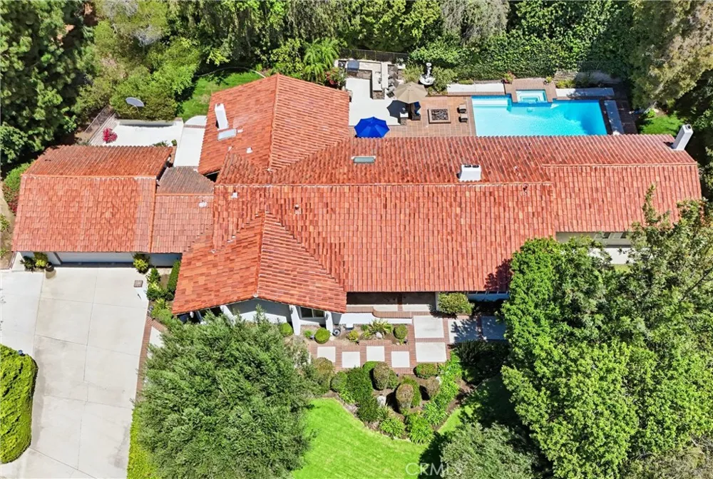 2101 Pioneer Avenue Fullerton, CA 92831