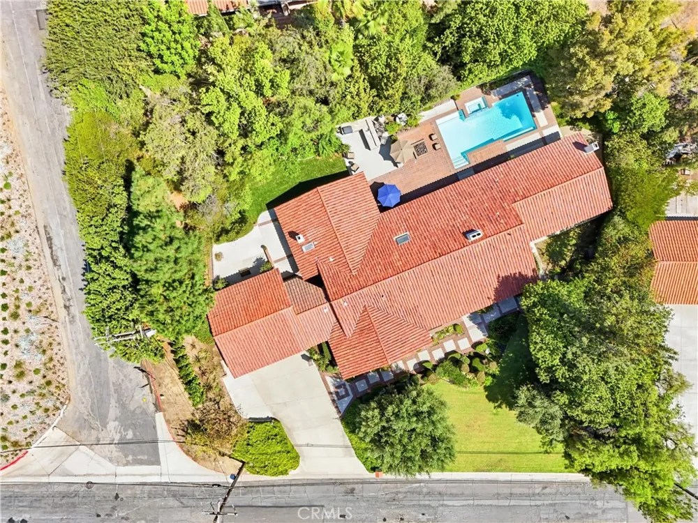2101 Pioneer Avenue Fullerton, CA 92831