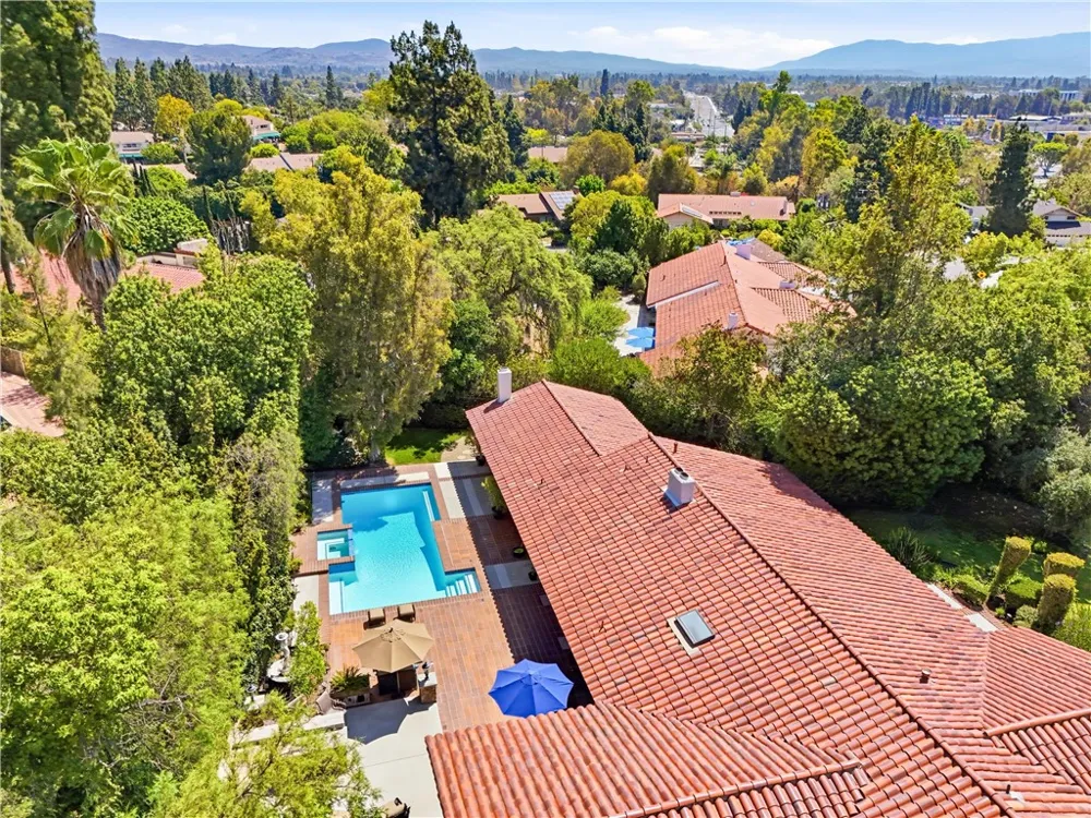 2101 Pioneer Avenue Fullerton, CA 92831