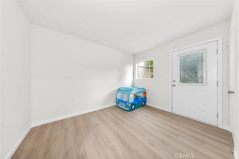 10554 Plainview Tujunga, CA 91042