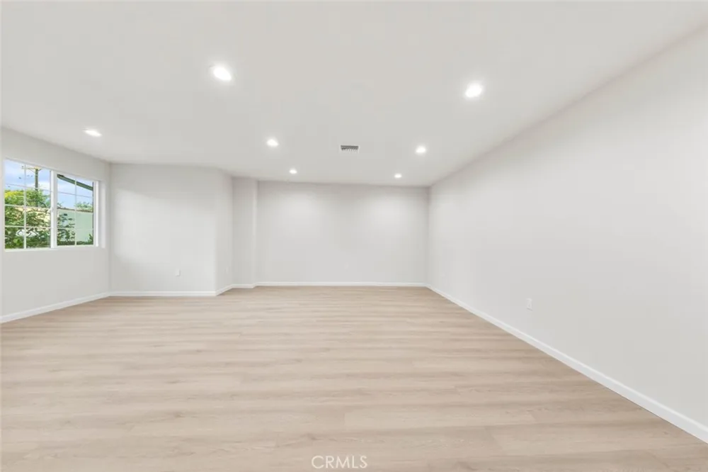 10554 Plainview Tujunga, CA 91042