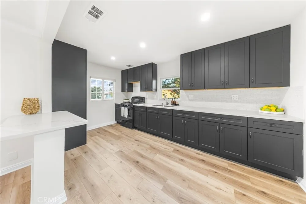 10554 Plainview Tujunga, CA 91042