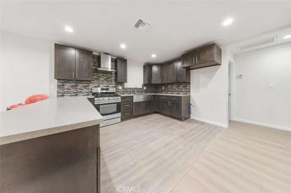 10554 Plainview Tujunga, CA 91042