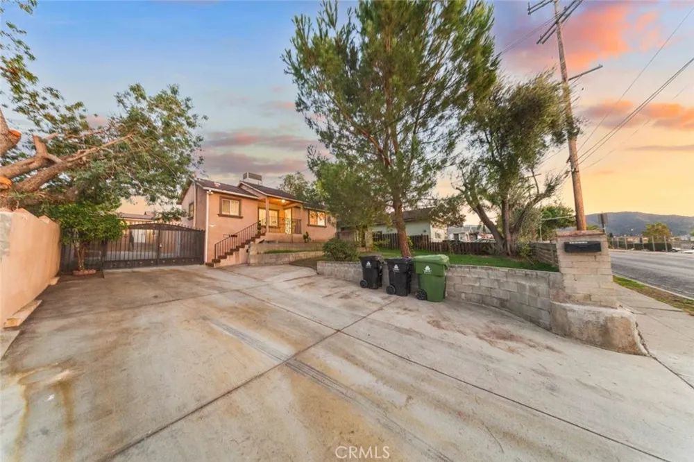 10554 Plainview Tujunga, CA 91042