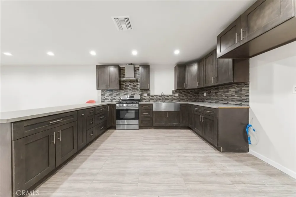 10554 Plainview Tujunga, CA 91042