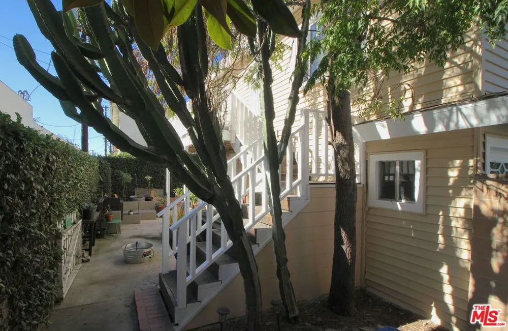 8100 W 83rd Street Playa del Rey, CA 90293