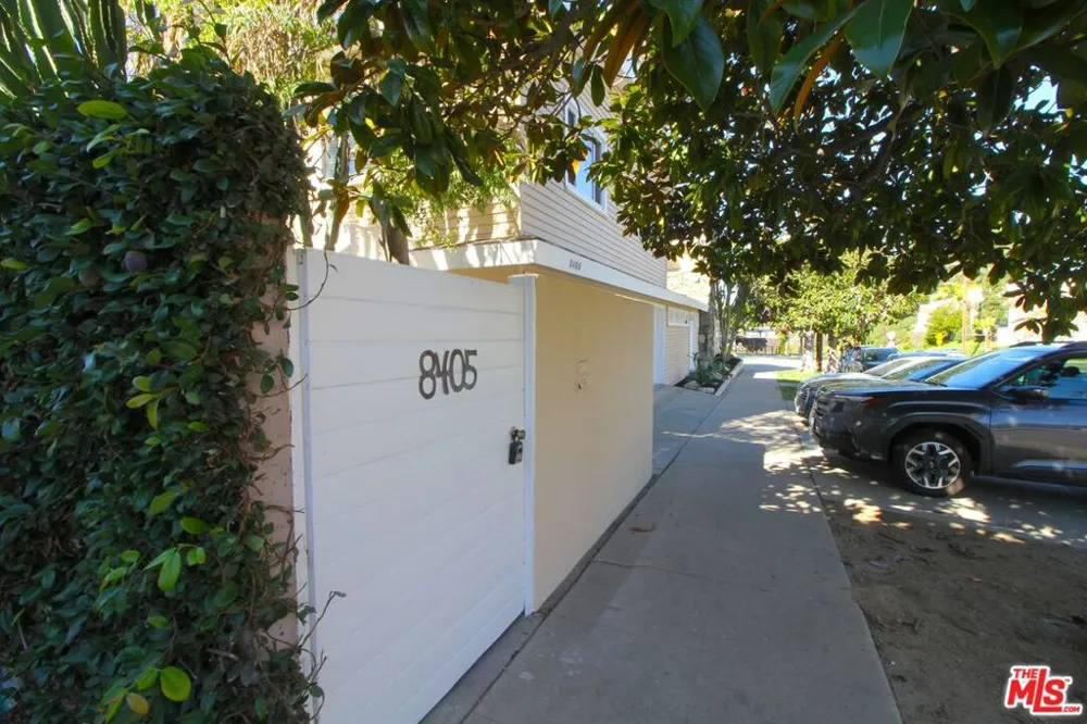 8100 W 83rd Street Playa del Rey, CA 90293