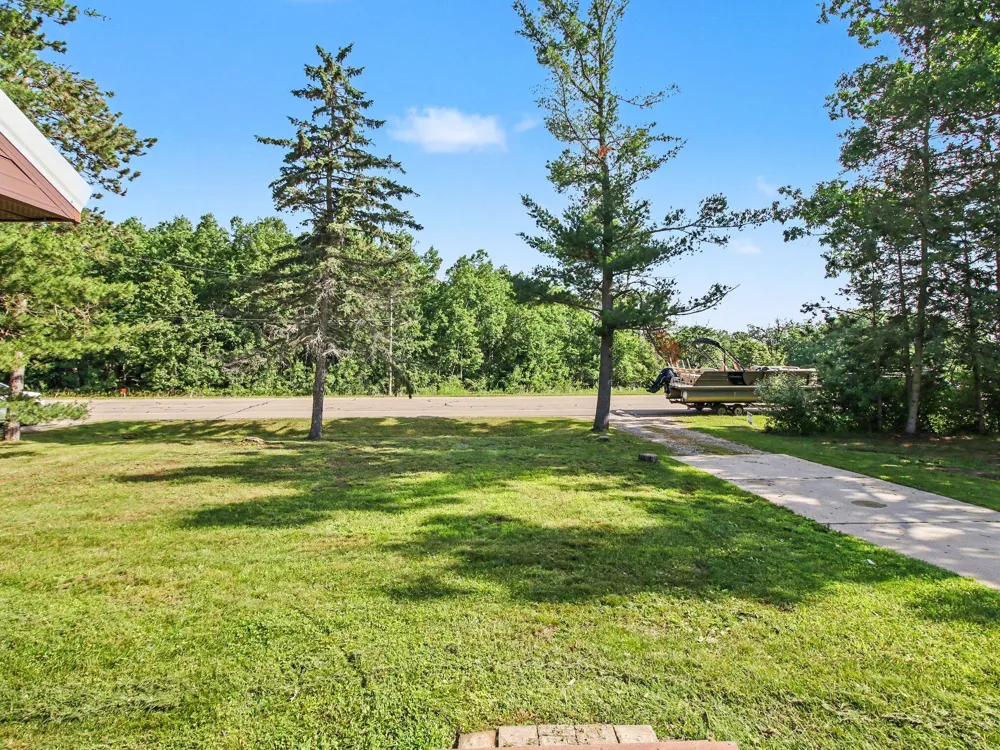 1799 W Sunset Drive Roscommon, MI 48653