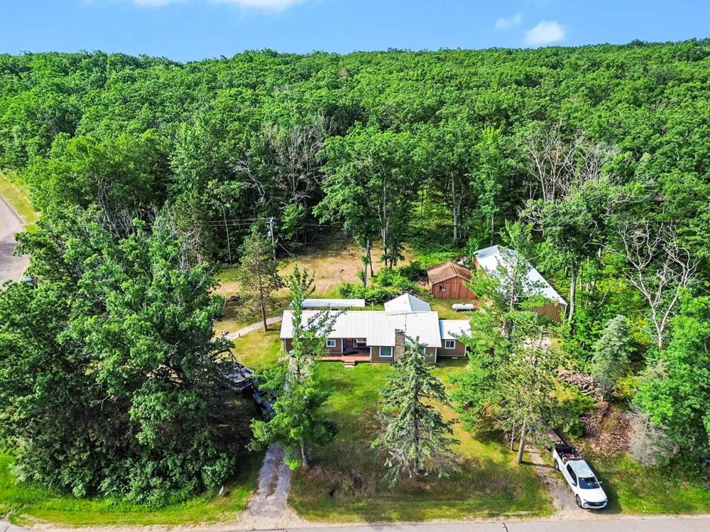 1799 W Sunset Drive Roscommon, MI 48653