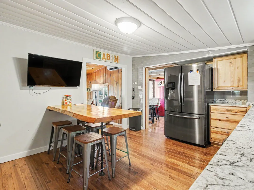 1799 W Sunset Drive Roscommon, MI 48653