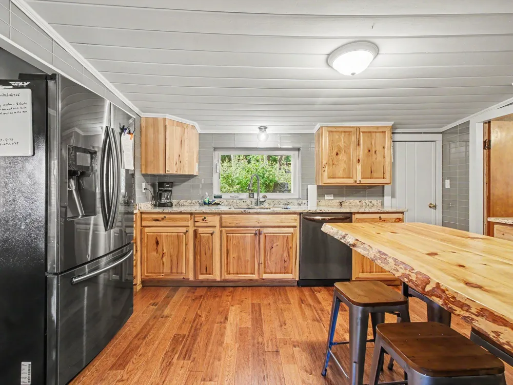 1799 W Sunset Drive Roscommon, MI 48653
