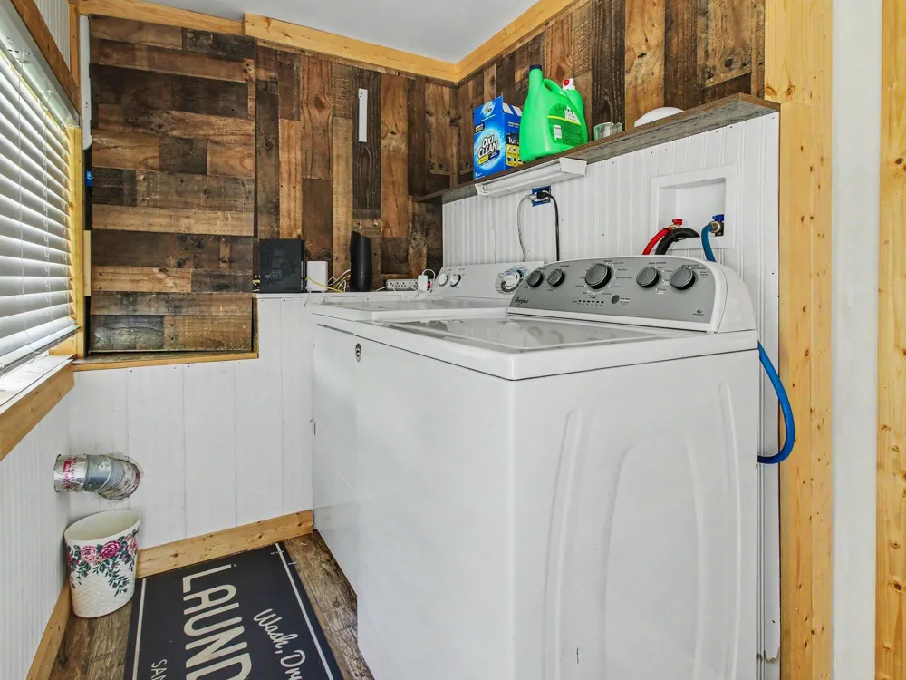 1799 W Sunset Drive Roscommon, MI 48653