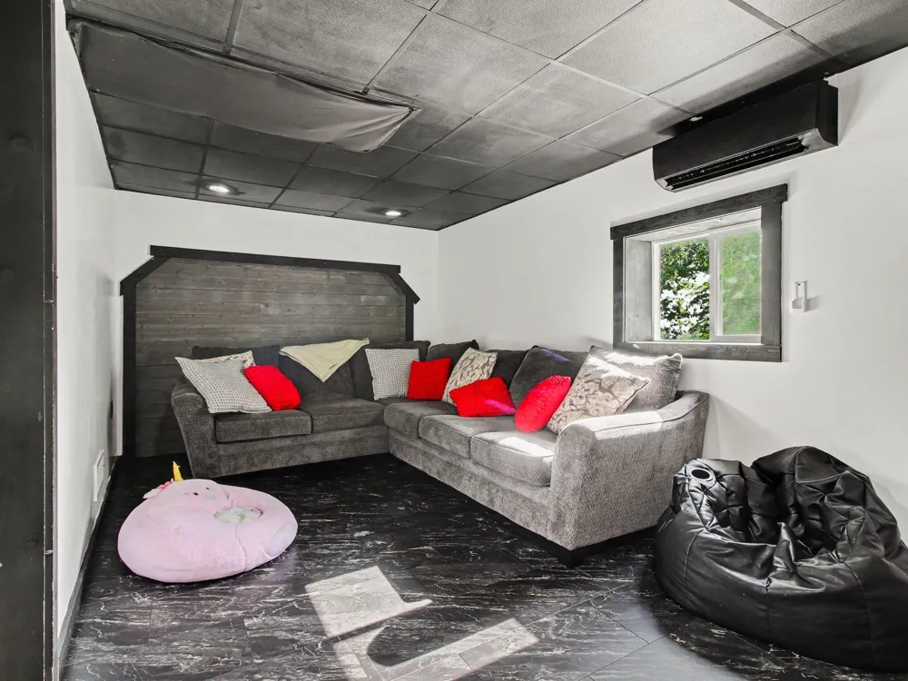 1799 W Sunset Drive Roscommon, MI 48653