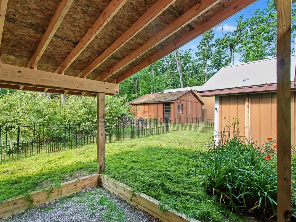 1799 W Sunset Drive Roscommon, MI 48653