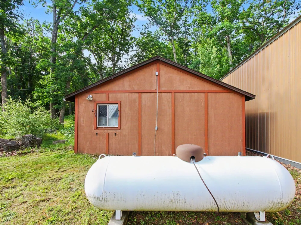 1799 W Sunset Drive Roscommon, MI 48653