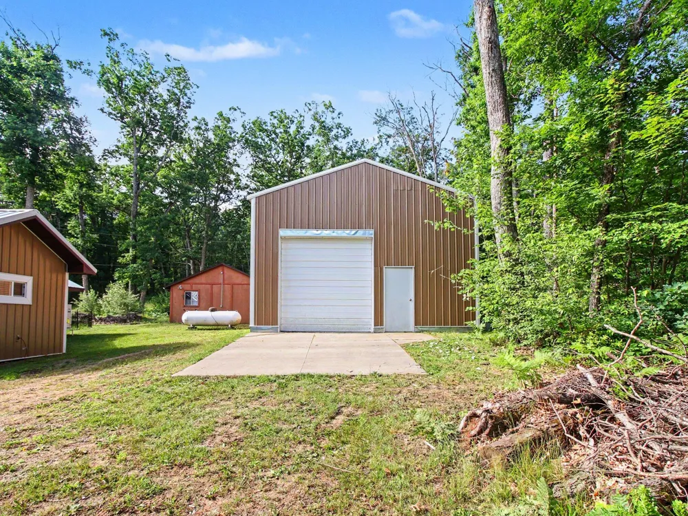 1799 W Sunset Drive Roscommon, MI 48653