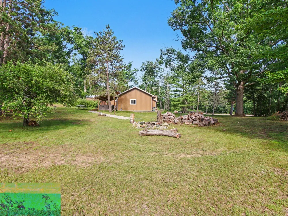 1799 W Sunset Drive Roscommon, MI 48653