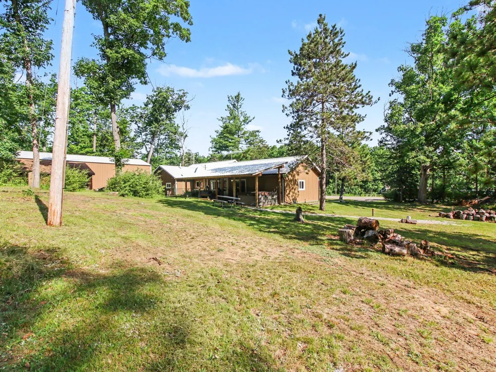 1799 W Sunset Drive Roscommon, MI 48653