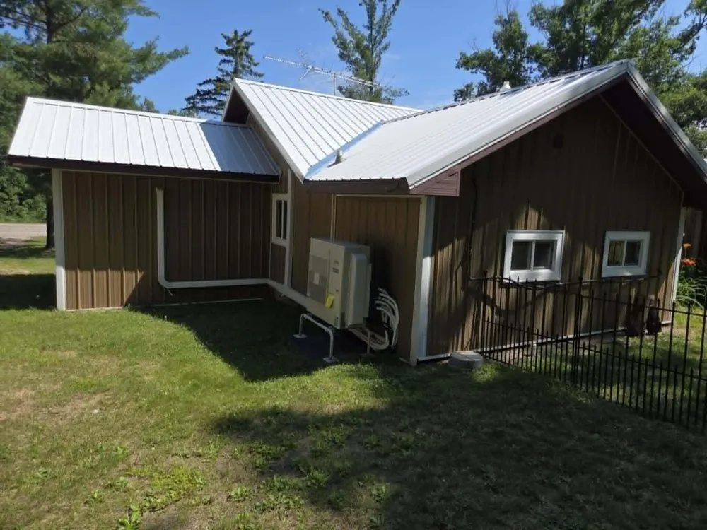 1799 W Sunset Drive Roscommon, MI 48653