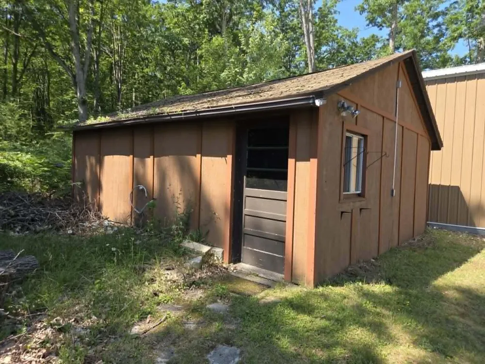 1799 W Sunset Drive Roscommon, MI 48653