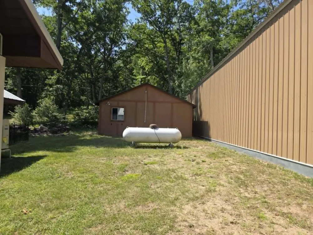 1799 W Sunset Drive Roscommon, MI 48653