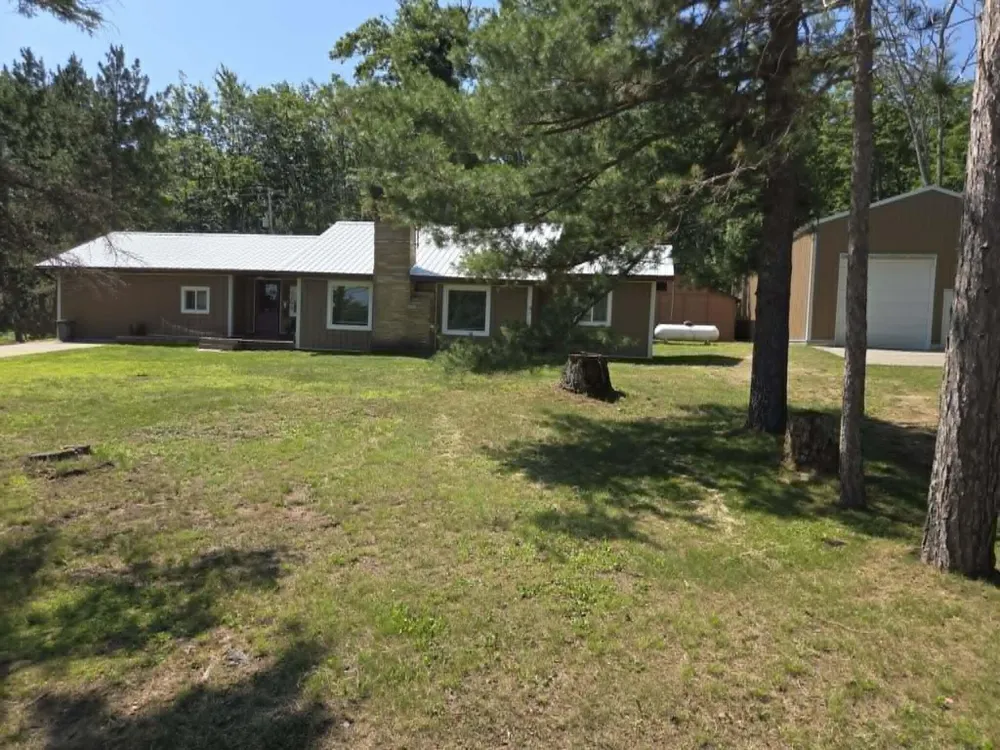 1799 W Sunset Drive Roscommon, MI 48653
