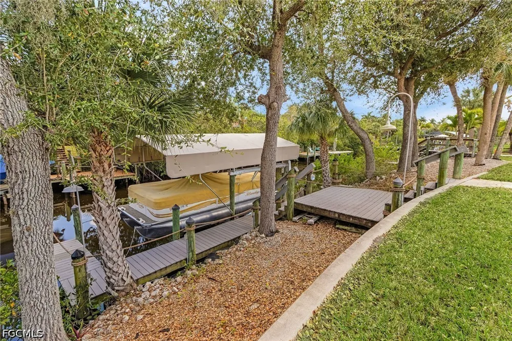 Palm Island Circle North Fort Myers, FL 33903