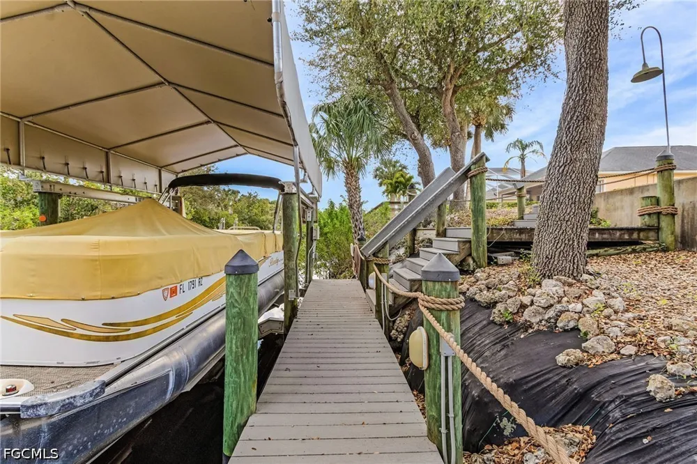 Palm Island Circle North Fort Myers, FL 33903