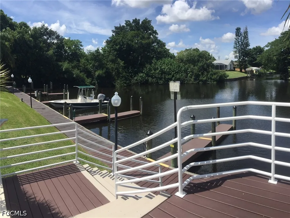 Palm Island Circle North Fort Myers, FL 33903