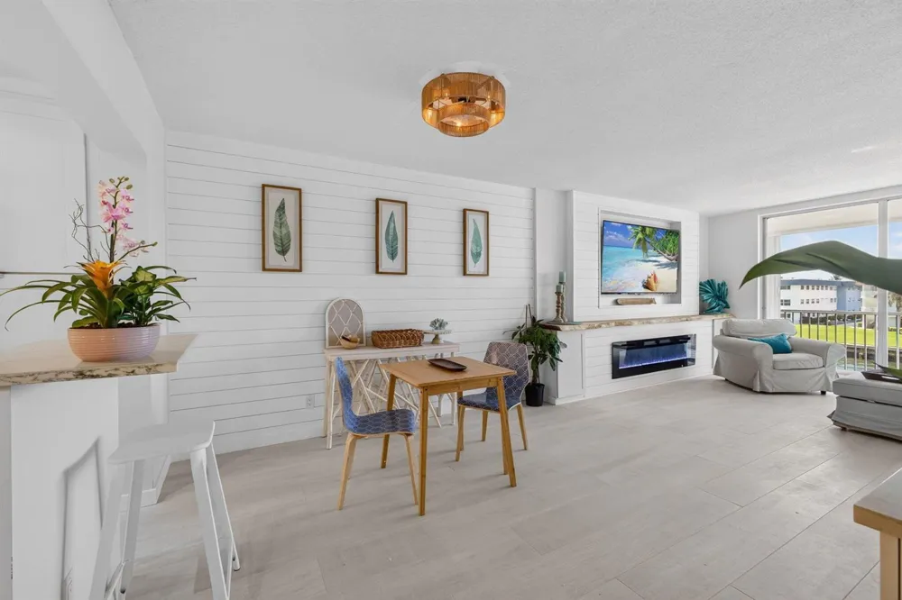 100 Paradise Harbour Boulevard #307 North Palm Beach, FL 33408