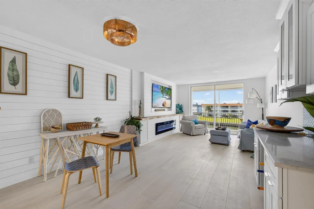 100 Paradise Harbour Boulevard #307 North Palm Beach, FL 33408