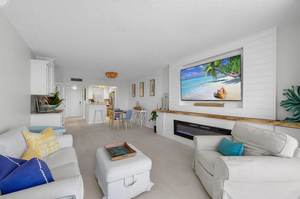 100 Paradise Harbour Boulevard #307 North Palm Beach, FL 33408