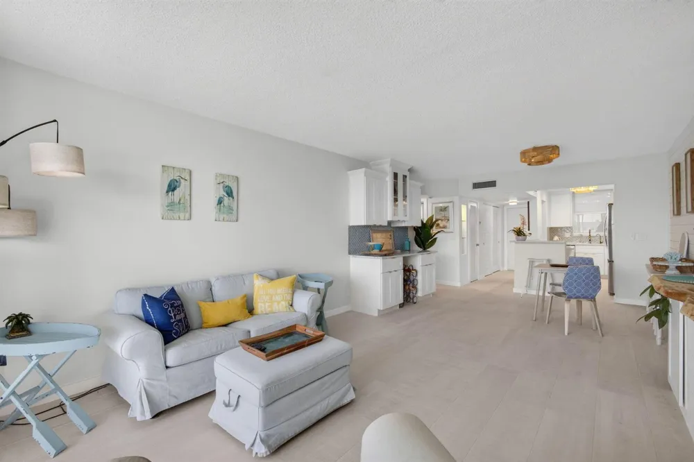 100 Paradise Harbour Boulevard #307 North Palm Beach, FL 33408