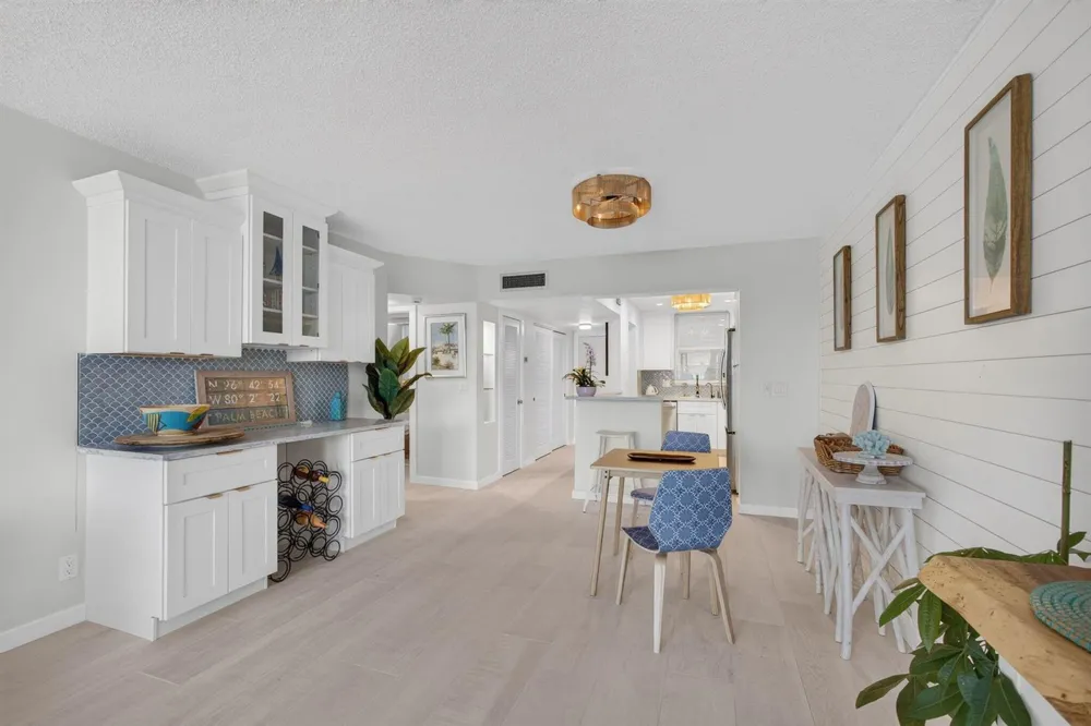100 Paradise Harbour Boulevard #307 North Palm Beach, FL 33408