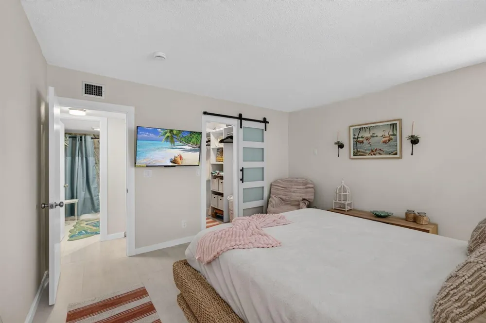 100 Paradise Harbour Boulevard #307 North Palm Beach, FL 33408