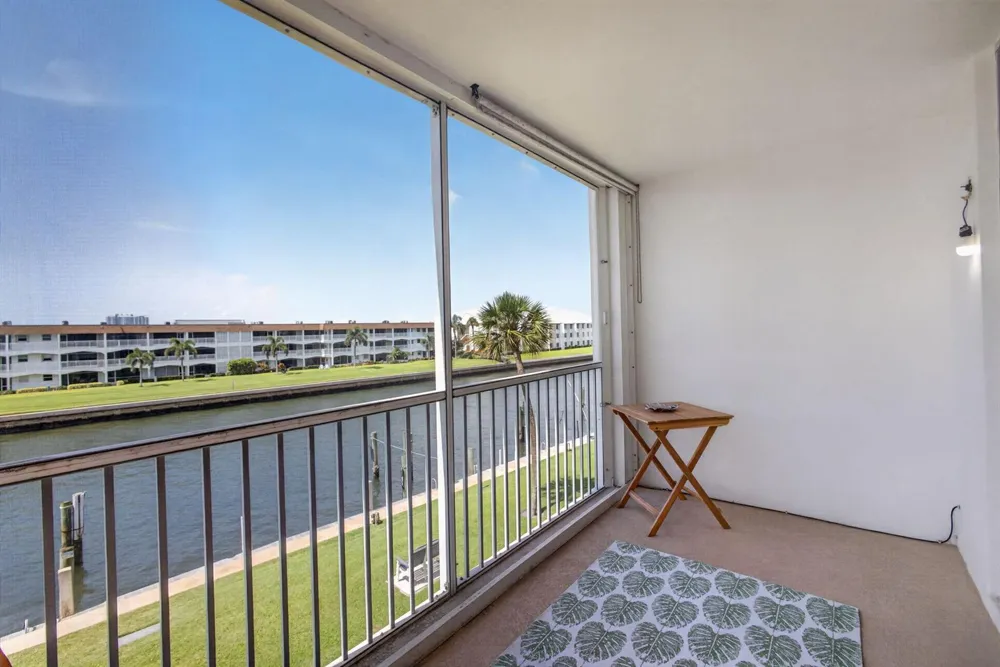 100 Paradise Harbour Boulevard #307 North Palm Beach, FL 33408