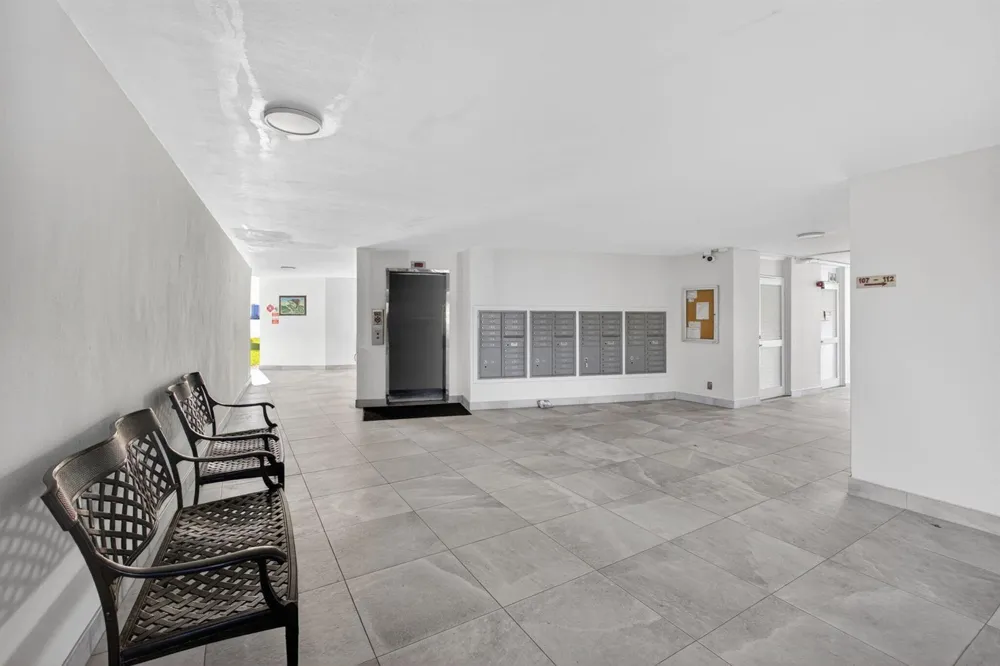 100 Paradise Harbour Boulevard #307 North Palm Beach, FL 33408