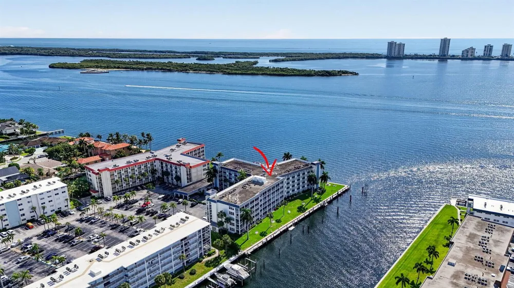100 Paradise Harbour Boulevard #307 North Palm Beach, FL 33408