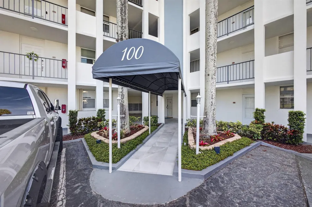 100 Paradise Harbour Boulevard #307 North Palm Beach, FL 33408