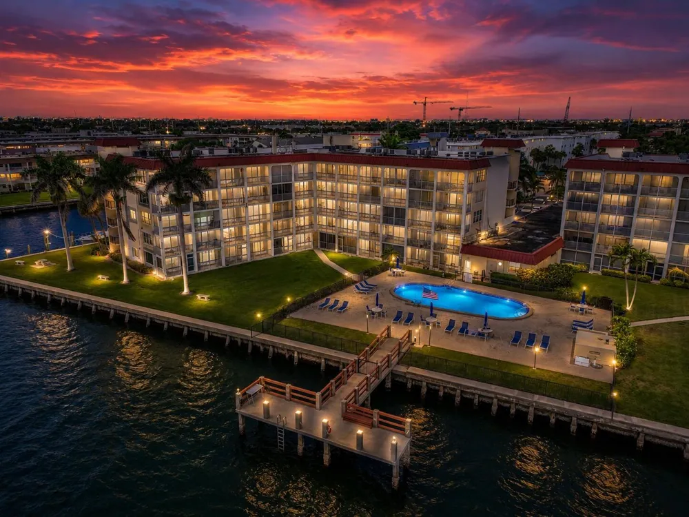 100 Paradise Harbour Boulevard #307 North Palm Beach, FL 33408
