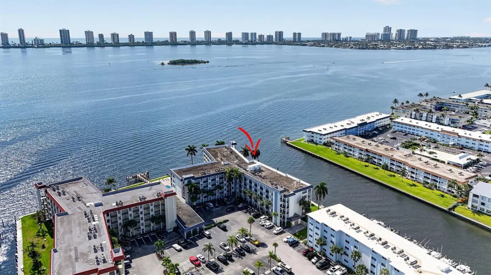 100 Paradise Harbour Boulevard #307 North Palm Beach, FL 33408