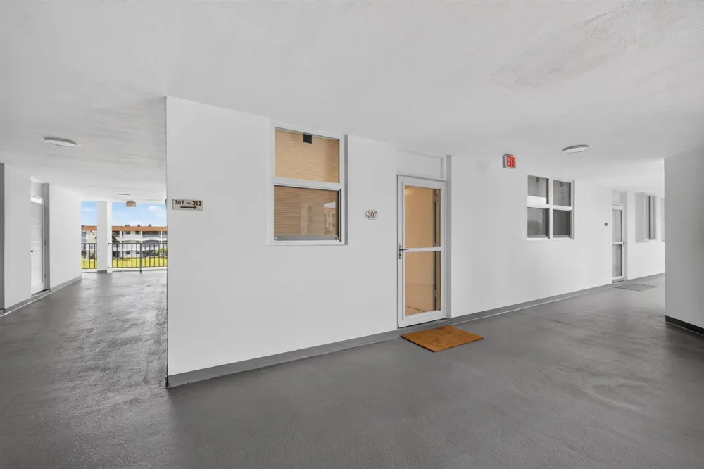 100 Paradise Harbour Boulevard #307 North Palm Beach, FL 33408